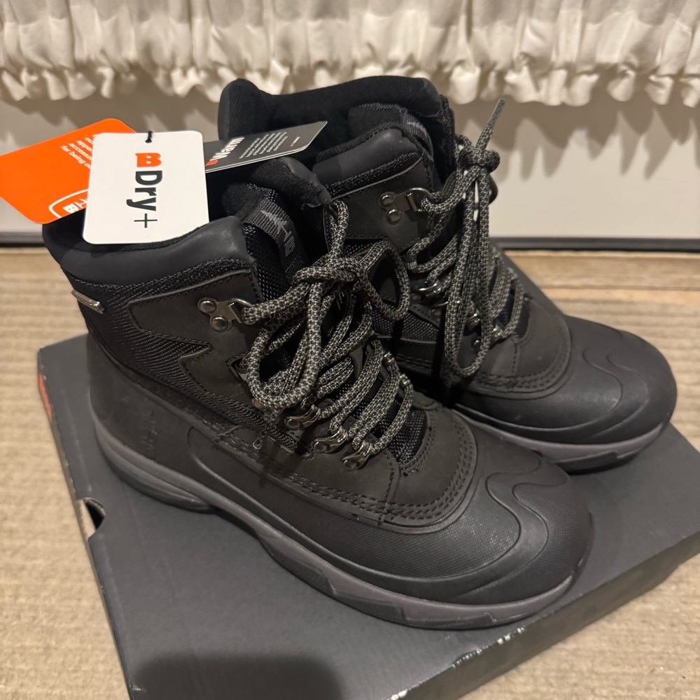 Bass Black Waterproof Boots women’s  size 9 NEW Never Worn